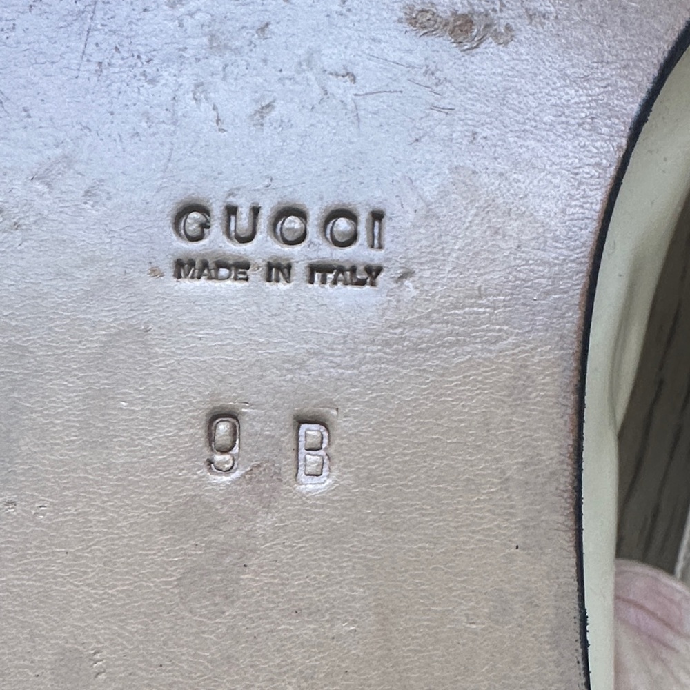Gucci Women's Off-White Loafers with Silver horsebit Accent - Picture 7 of 8